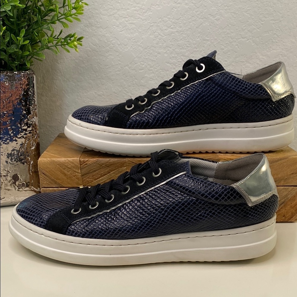 Geox Python Embossed Navy And Silver Sneakers Siz… - image 3